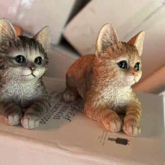 Z  katten beelden liggend 2 stuks