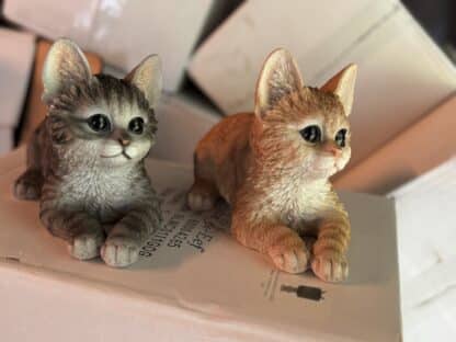 Z  katten beelden liggend 2 stuks